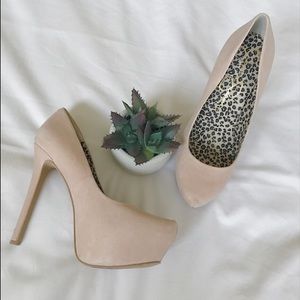 Jessica Simpson Nude Heels